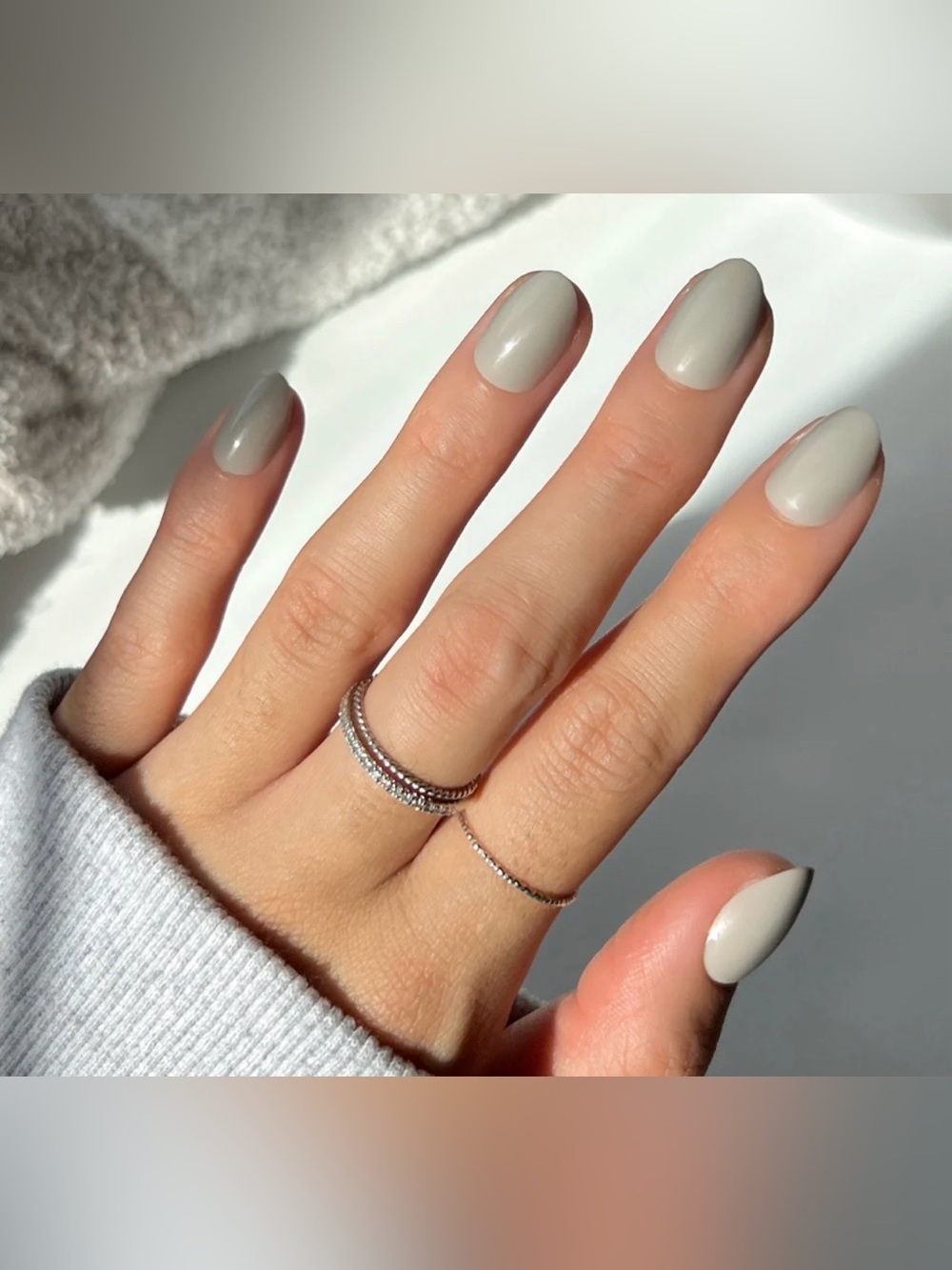 Glamnetic Pure Gray Glue on-nails - Minimalist, sophisticated
